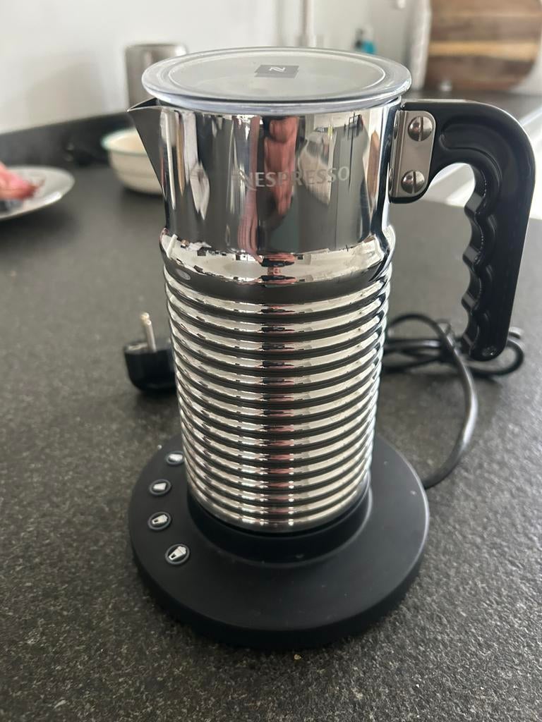 Nespresso melkopschuimer, Witgoed en Apparatuur, Melkopschuimers, Ophalen, Zo goed als nieuw