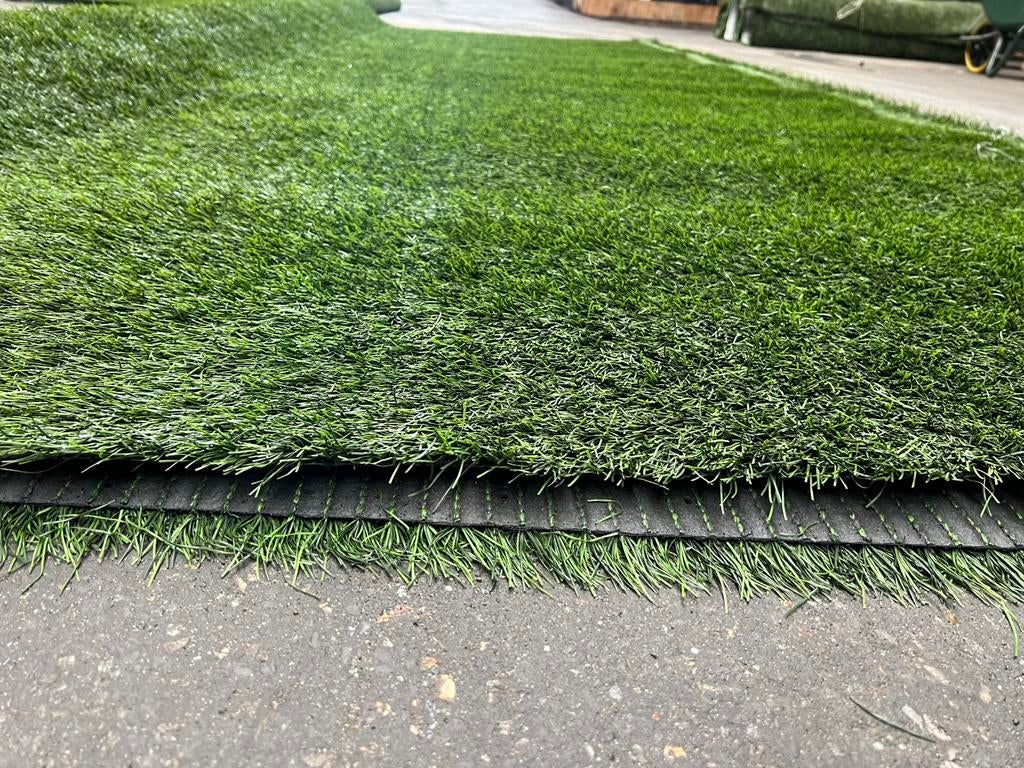 87.5m2 Kunstgras. Nog als nieuw! (3.5m x 25m) €700,-, Tuin en Terras, Gras en Kunstgras, Kunstgras, Ophalen of Verzenden, Zo goed als nieuw