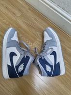 Air Jordan 1 Mid Blue White Grey - Maat 44 - GOED CONDITIE, Blauw, Nike, Ophalen of Verzenden, Sneakers of Gympen