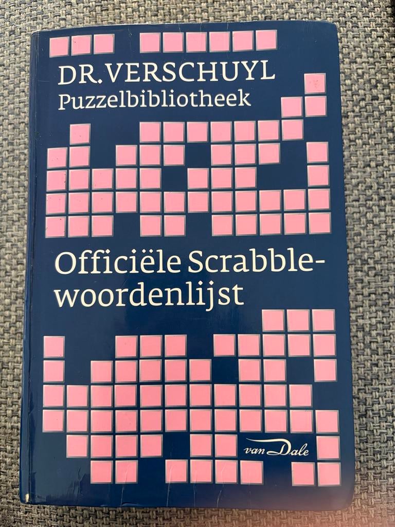 Van Dale: Officiële Scrabblewoordenlijst, Boeken, Woordenboeken, Ophalen of Verzenden, Gelezen, Van Dale, Nederlands