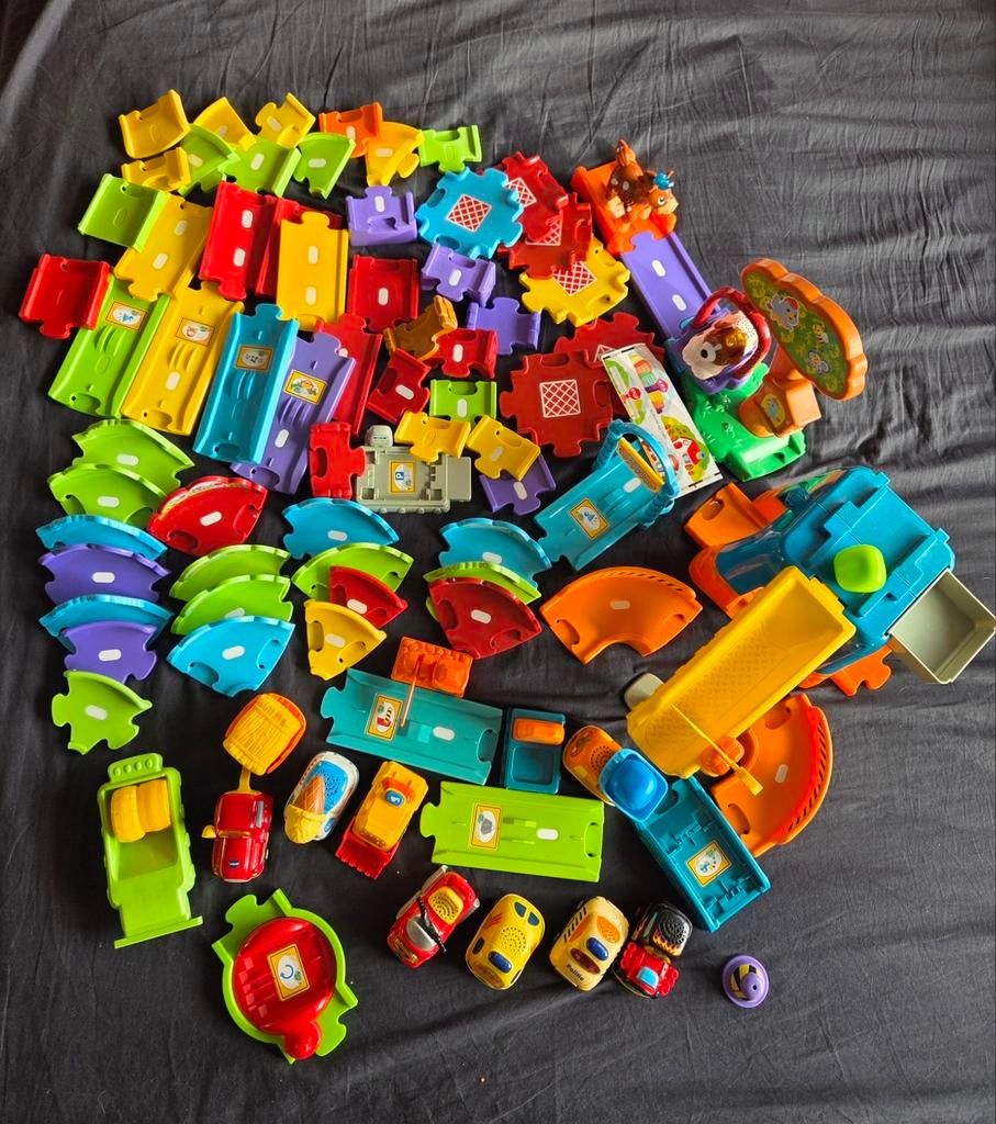Grote set Toet Toet Auto's (auto's, wegdelen,  dieren), Kinderen en Baby's, Speelgoed | Vtech, Ophalen of Verzenden, Zo goed als nieuw