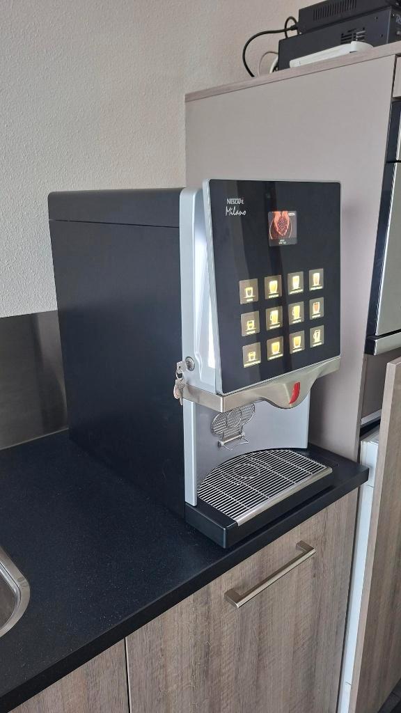 Koffieautomaat, koffiemachine Nescafé Fusion Compact V2.0, Witgoed en Apparatuur, Koffiezetapparaten, Gebruikt, Gemalen koffie