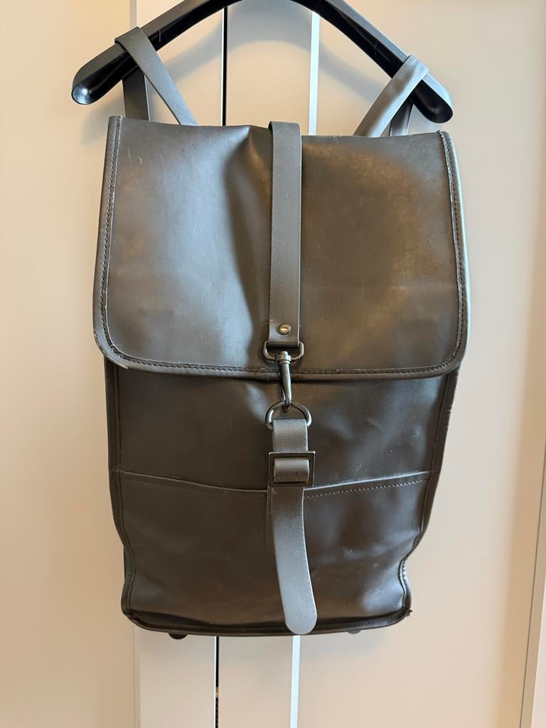 Rains rugtas / backpack zwart, Sieraden, Tassen en Uiterlijk, Tassen | Rugtassen, Gebruikt, 25 tot 40 cm, Ophalen of Verzenden