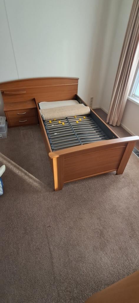 Eenpersoons ledikant 200 x 90  met nachtkastje, Ophalen, Gebruikt, 90 cm, Eenpersoons
