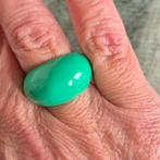 Groene Ring - Maat 19 - Zeer Goed, Sieraden, Tassen en Uiterlijk, Ringen, Kunststof, 19 tot 20, Ophalen of Verzenden, Zo goed als nieuw