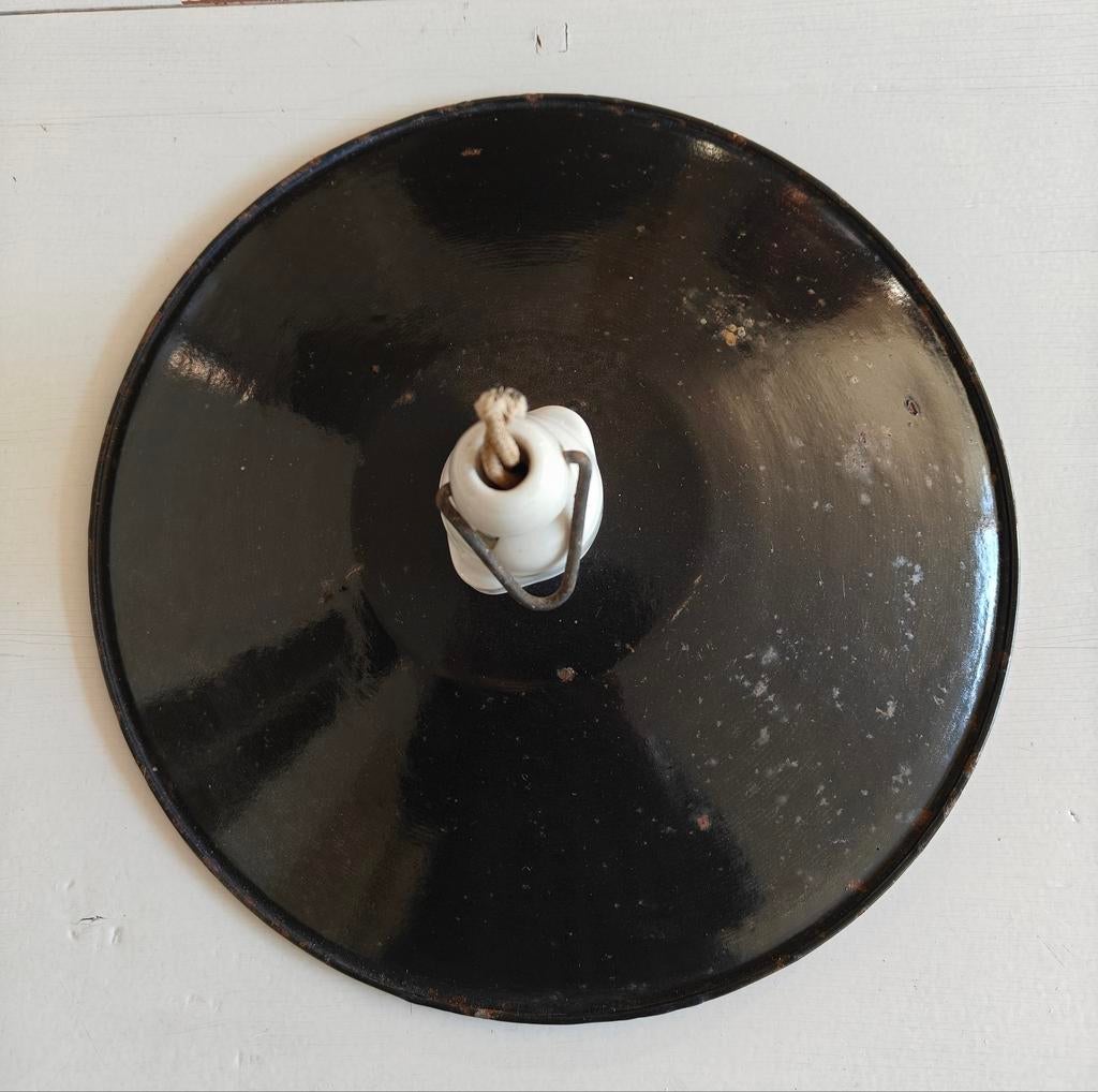Frans zwart metalen lampenkapje met oude fitting, Ophalen of Verzenden, Zwart, Rond