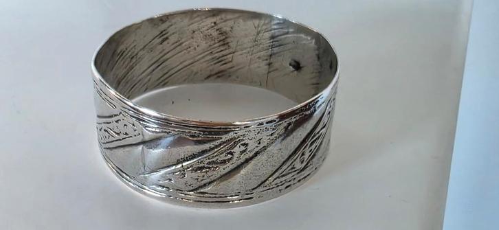 Uitzonderlijk grote Zilveren Servetring of Armband 63x61 mm., Antiek en Kunst, Antiek | Goud en Zilver, Zilver, Ophalen of Verzenden