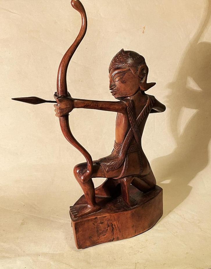 TOPSTUK Pita Maha Balinees houtsnijwerk beeld Boogschutter, Antiek en Kunst, Kunst | Beelden en Houtsnijwerken, Verzenden