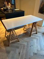 IKEA Bureau met houten schragen en wit werkblad, Ophalen, Gebruikt, Bureau