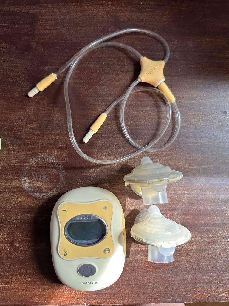 Medela Freestyle dubbele elektrische borstkolf, Ophalen, Gebruikt