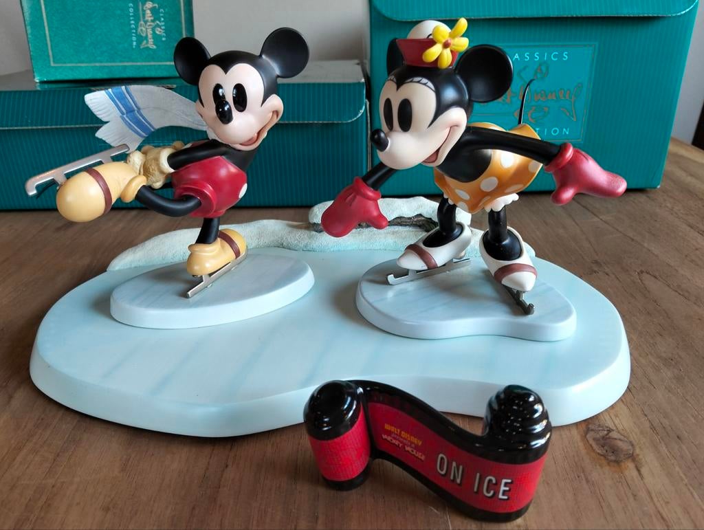 Wdcc "On ice", Verzamelen, Ophalen of Verzenden, Mickey Mouse, Zo goed als nieuw, Beeldje of Figuurtje