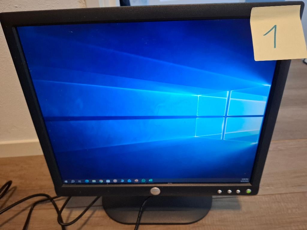 Monitoren (Dell, Samsung), Computers en Software, Monitoren, Gebruikt, 60 Hz of minder, DisplayPort, DVI, HDMI, VGA, In hoogte verstelbaar