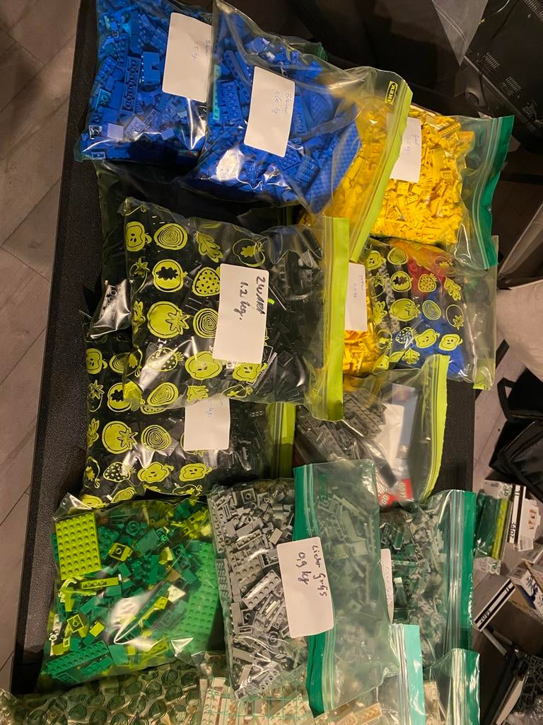 30kg LEGO gesorteerd op kleur met instructieboekjes, Lego, Ophalen of Verzenden, Losse stenen, Inclusief instructies