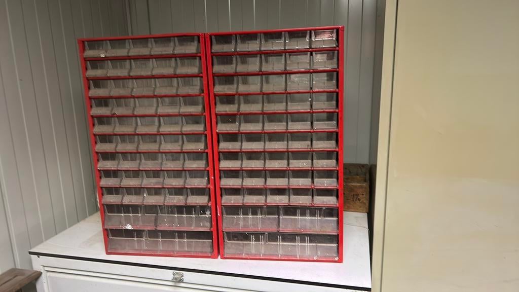 Opbergbox schroeven plaatjes pluggen ect, Ophalen of Verzenden, Zo goed als nieuw