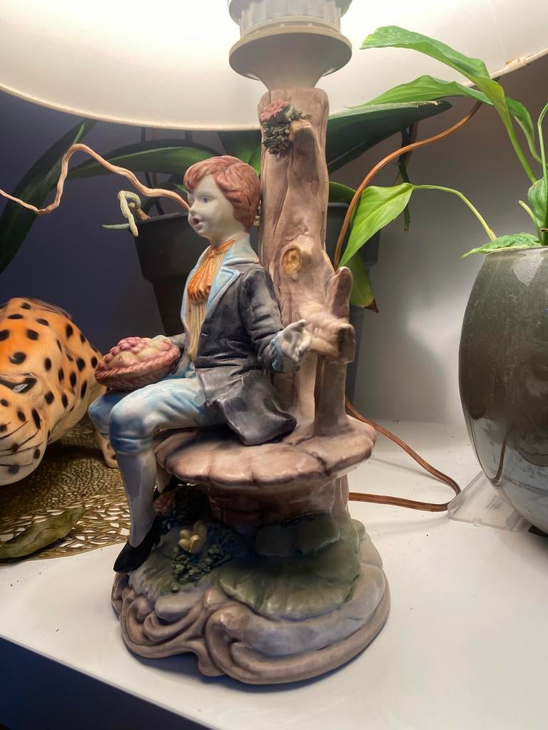 Antieke tafellamp met figuur, Ophalen