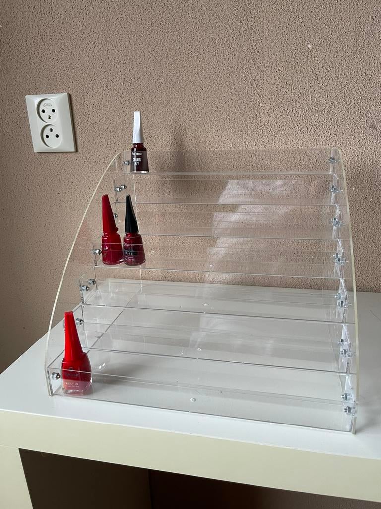 Wandrek voor Nagellak en Etherische Oliën - Zes Verdiepingen