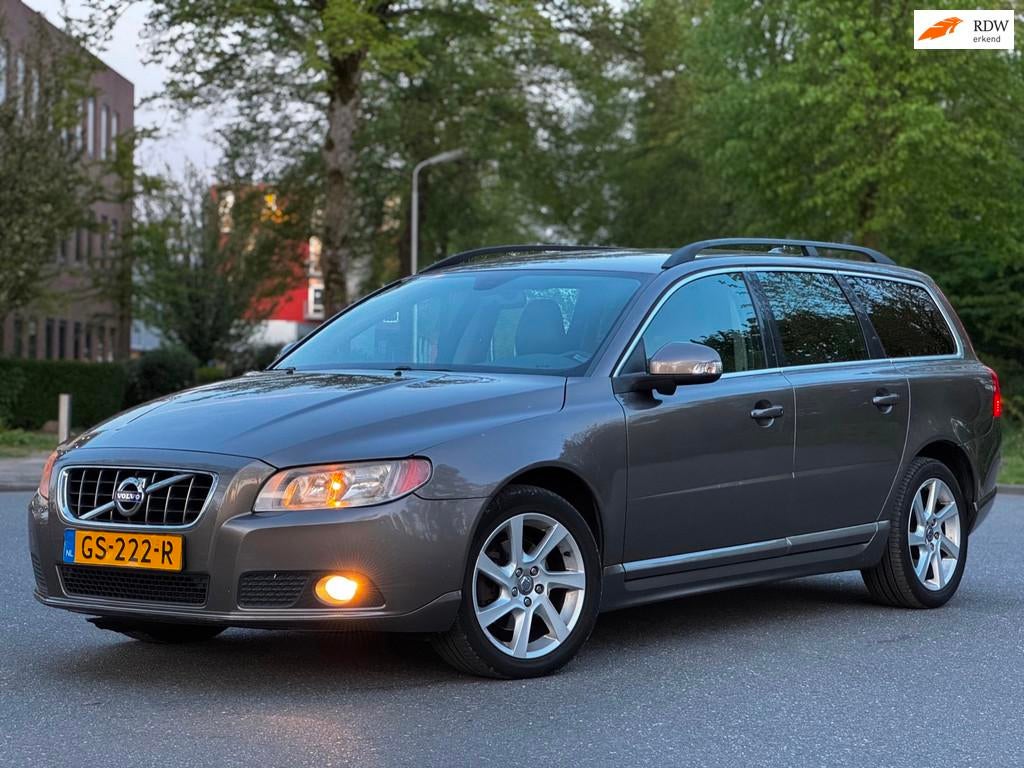 Volvo V70 2.0D Summum|6BAK|CAMERA|NAVI|MEMMORIE|DODEHOEK|TRE, Auto's, Volvo, 136 pk, Gebruikt, 4 cilinders, 1600 kg