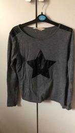 Grijs trui met zwarte ster, maat 152 HM, Ophalen of Verzenden, Gebruikt, Jongen of Meisje, Shirt of Longsleeve