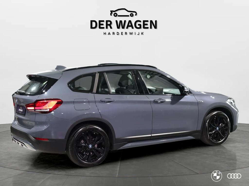 BMW X1 xDr25e SPORT LINE / PANODAK / HEADUP / ACC / HIFI / 1, Auto's, BMW, Met garantie (alle), Leder en Stof, Bedrijf, Vierwielaandrijving