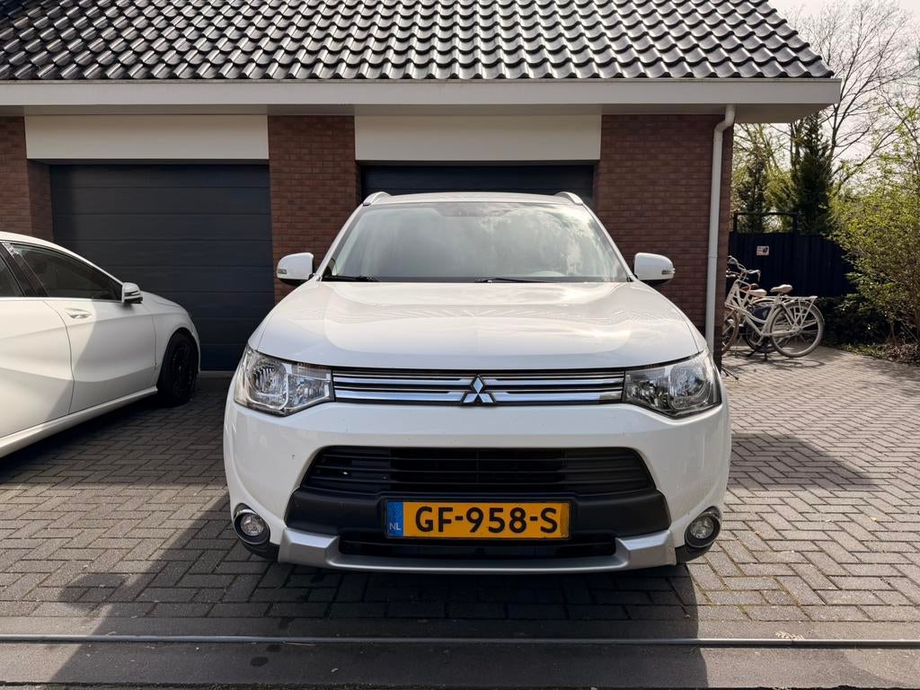 Mitsubishi Outlander 2.0 Phev 4WD CVT 5P 2015 Wit, Auto's, 1998 cc, Outlander, Wit, Bedrijf
