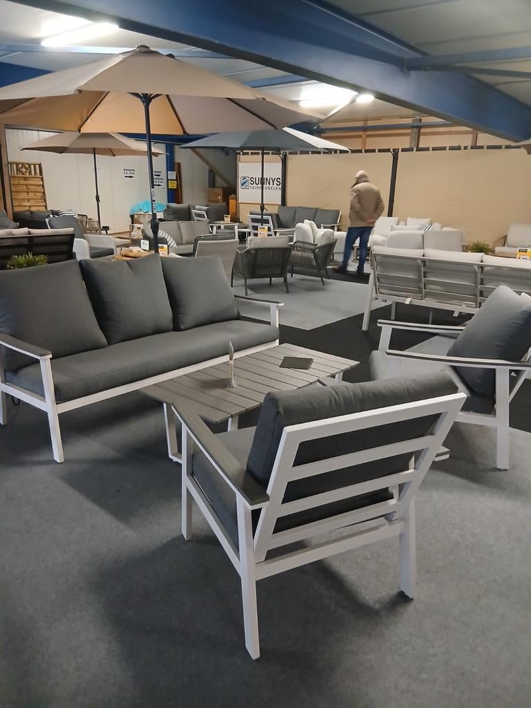 Grijze loungeset met witte frames 2 jaar, Tuin en Terras, Tuinsets en Loungesets, Ophalen