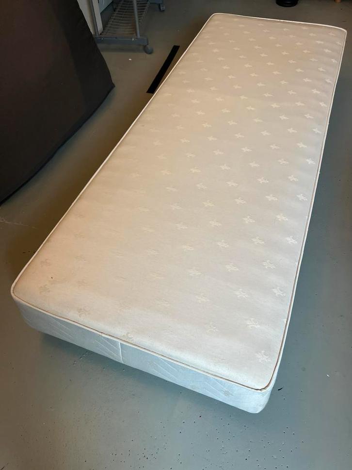 GRATIS: 2x Boxspring lattenbodems met veren., Huis en Inrichting, Slaapkamer | Boxsprings, Gebruikt, 80 cm, 210 cm, Eenpersoons