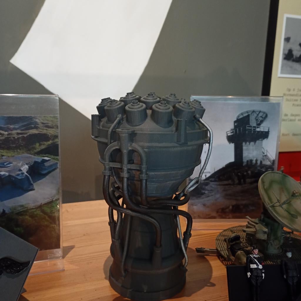 V2 Raket Motor Model, Ophalen of Verzenden, Nieuw, 1:35 tot 1:50, Figuur of Figuren