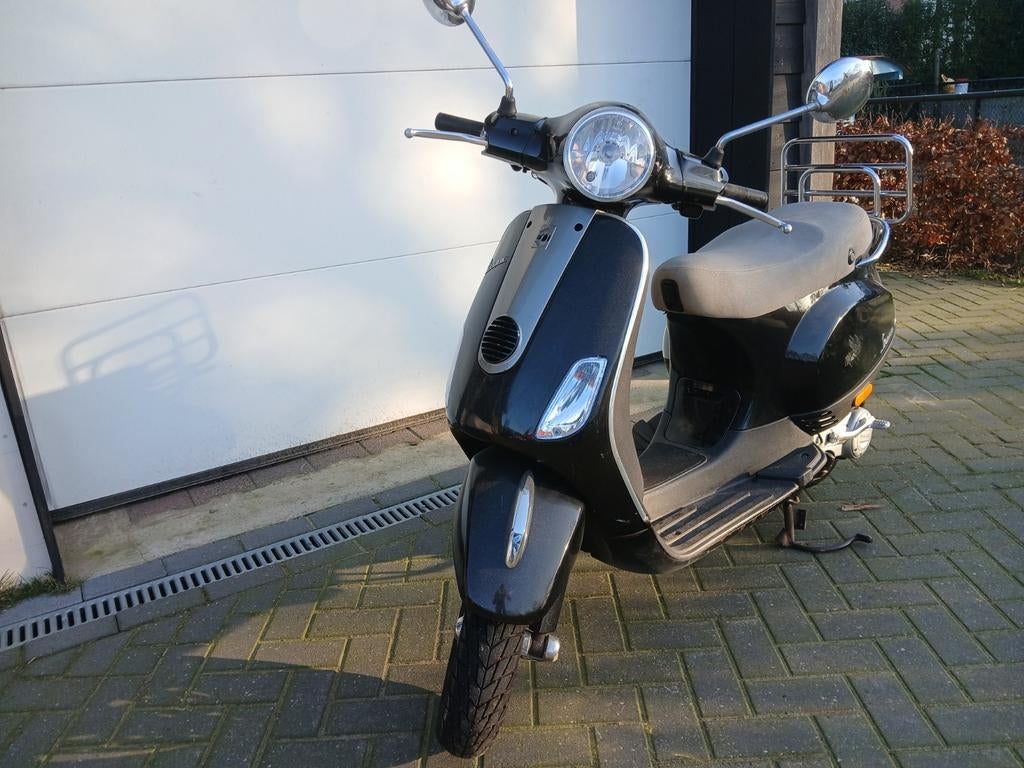 Betrouwbare Vespa LX50 scooter, Fietsen en Brommers, Scooters | Vespa, Gebruikt, Maximaal 45 km/u, Ophalen of Verzenden, Benzine