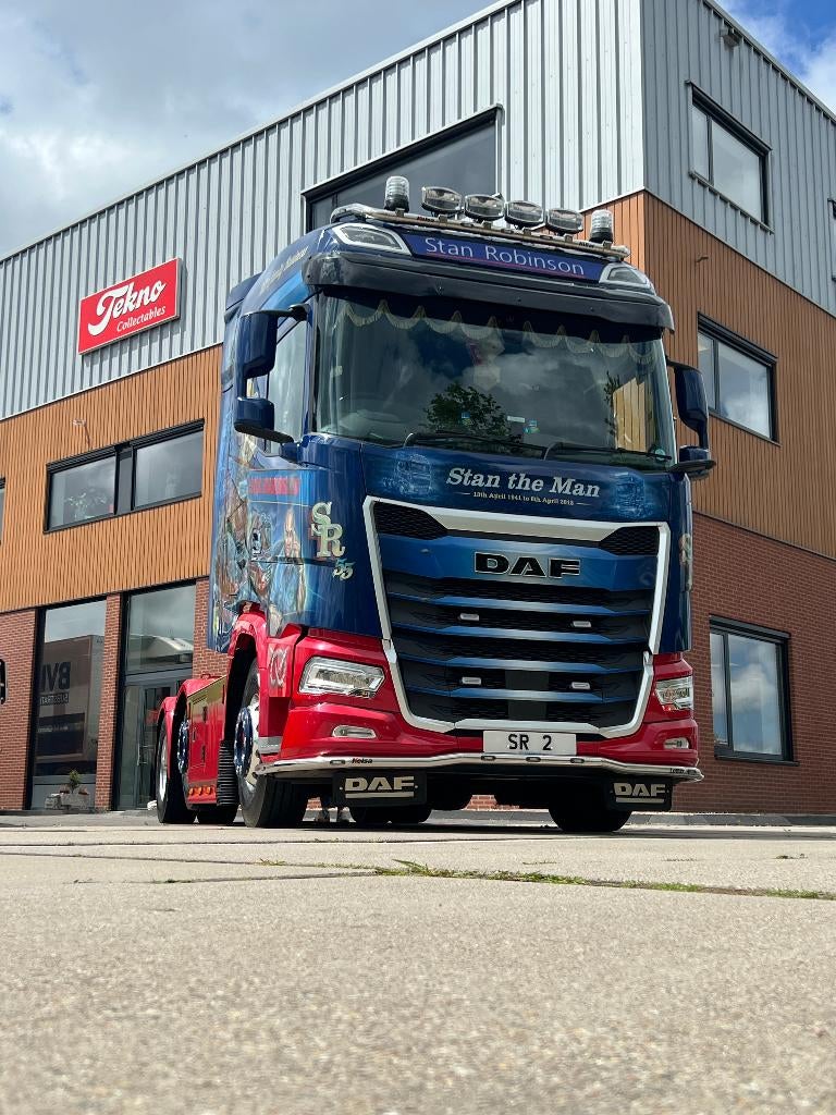 TEKNO DAF XF 6X2 SCHUIFZEILEN OPLEGGER STAN ROBINSON, Hobby en Vrije tijd, Modelauto's | 1:50, Ophalen of Verzenden, Nieuw, Bus of Vrachtwagen