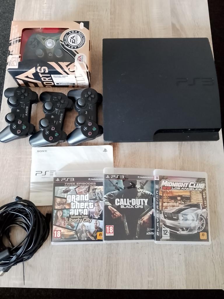 PS3 Slim Compleet met 3 Controllers en 3 Games - Klaar voor, Avontuur en Actie, Gebruikt, Vanaf 18 jaar, Ophalen of Verzenden