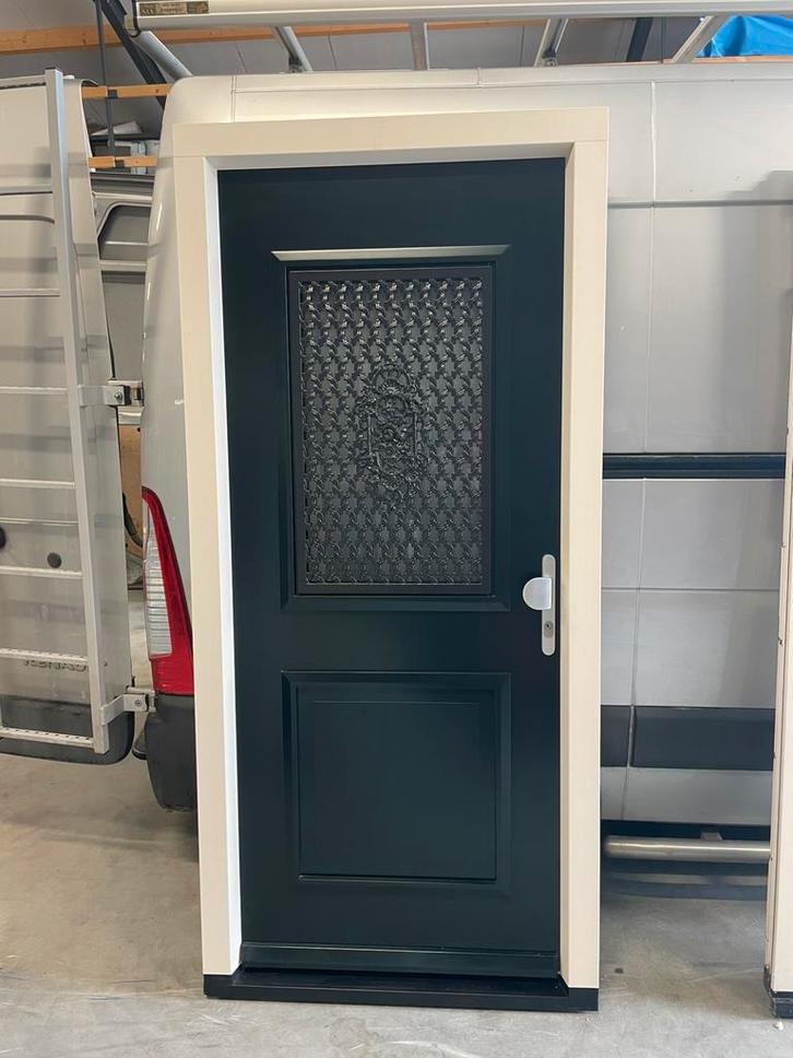 Nieuw kunststof kozijn met roosterdeur 103*222, Tuin en Terras, Schuttingen, Zo goed als nieuw, Kunststof, Minder dan 1 meter