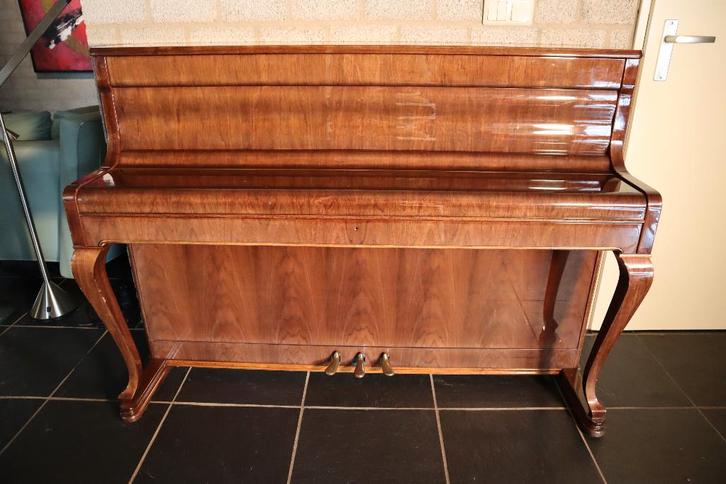 August Förster Piano – model Antik - Eerste eigenaar, Muziek en Instrumenten, Piano's, Zo goed als nieuw, Piano, Bruin, Hoogglans