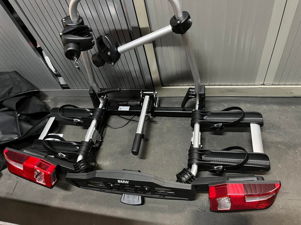 Uebler x21s met BMW logo, Auto diversen, Fietsendragers, Ophalen, Elektrische fiets, Nieuw, 2 fietsen