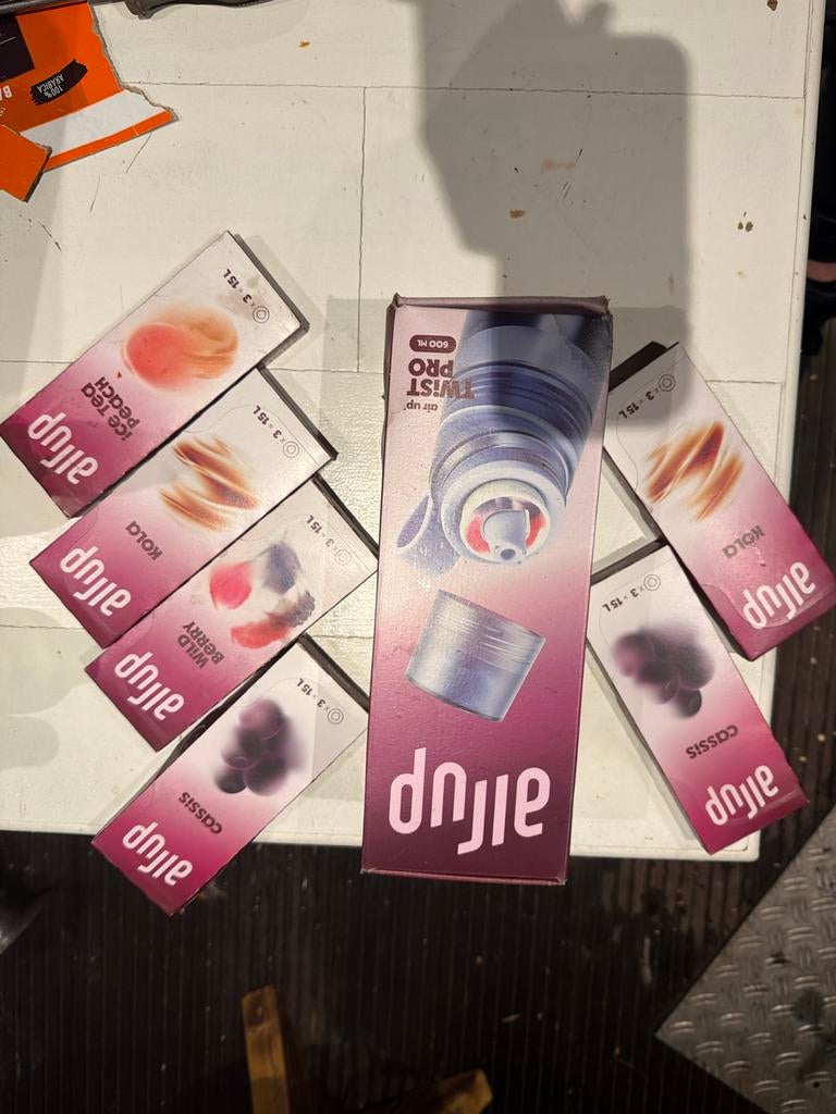 Air Up fles met diverse pods (Ice Tea Peach, Kola, Wild Berr, Ophalen of Verzenden, Gebruikt