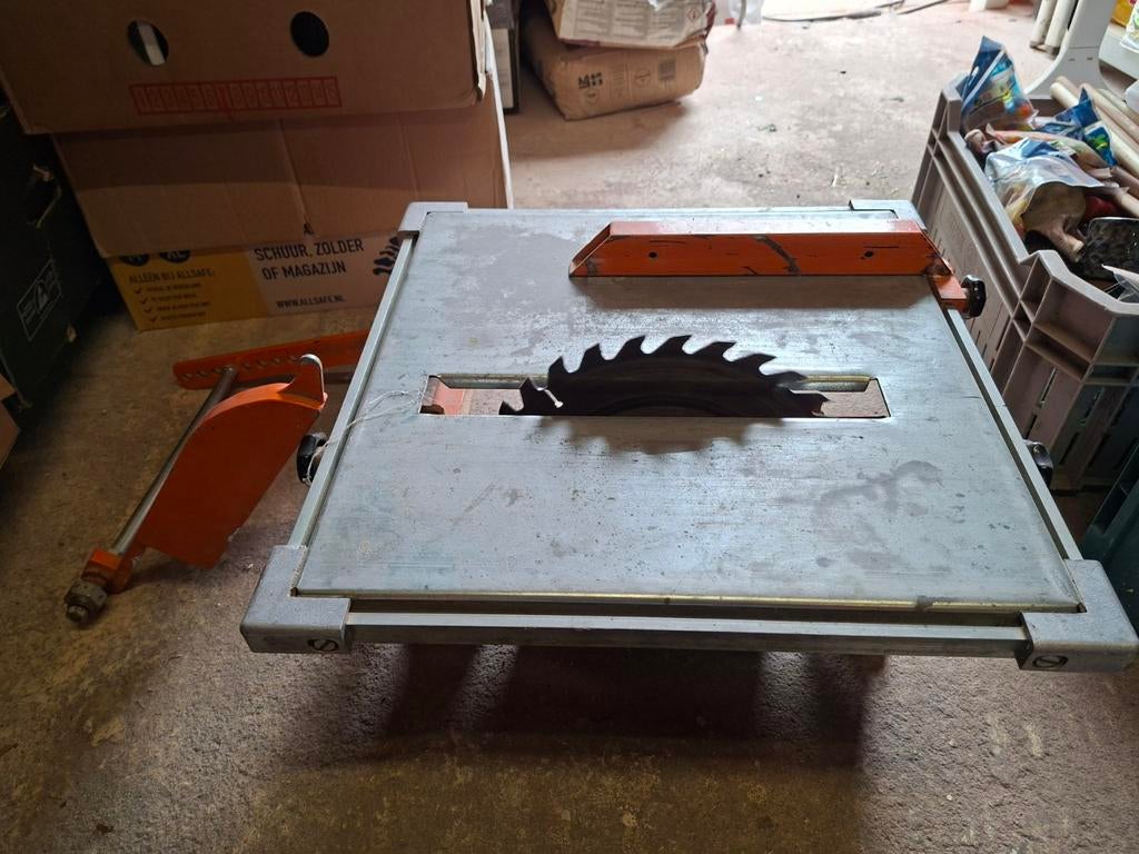 Zaagtafel, 220 volt, Doe-het-zelf en Verbouw, Gereedschap | Zaagmachines, Ophalen, Gebruikt, Cirkelzaag, 30 tot 70 mm