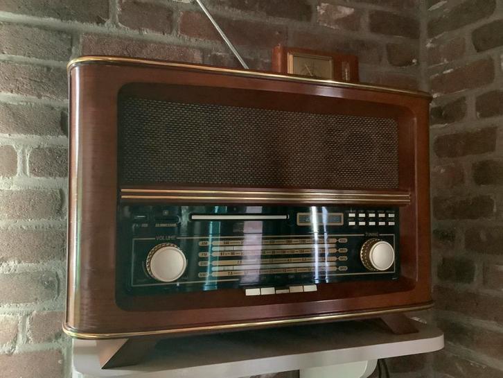 Roadstar HRA-1550USMP: Vintage radio met moderne functies, Audio, Tv en Foto, Radio's, Zo goed als nieuw, Radio, Met cd-speler