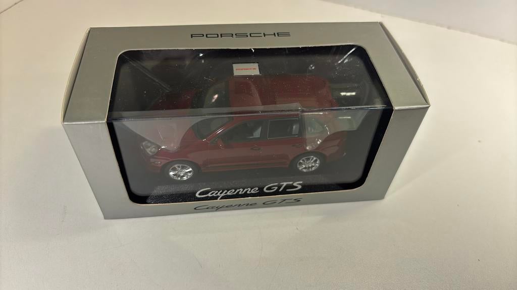 Porsche cayenne gts red minichamps 1.43, Auto, Ophalen of Verzenden, MiniChamps, A