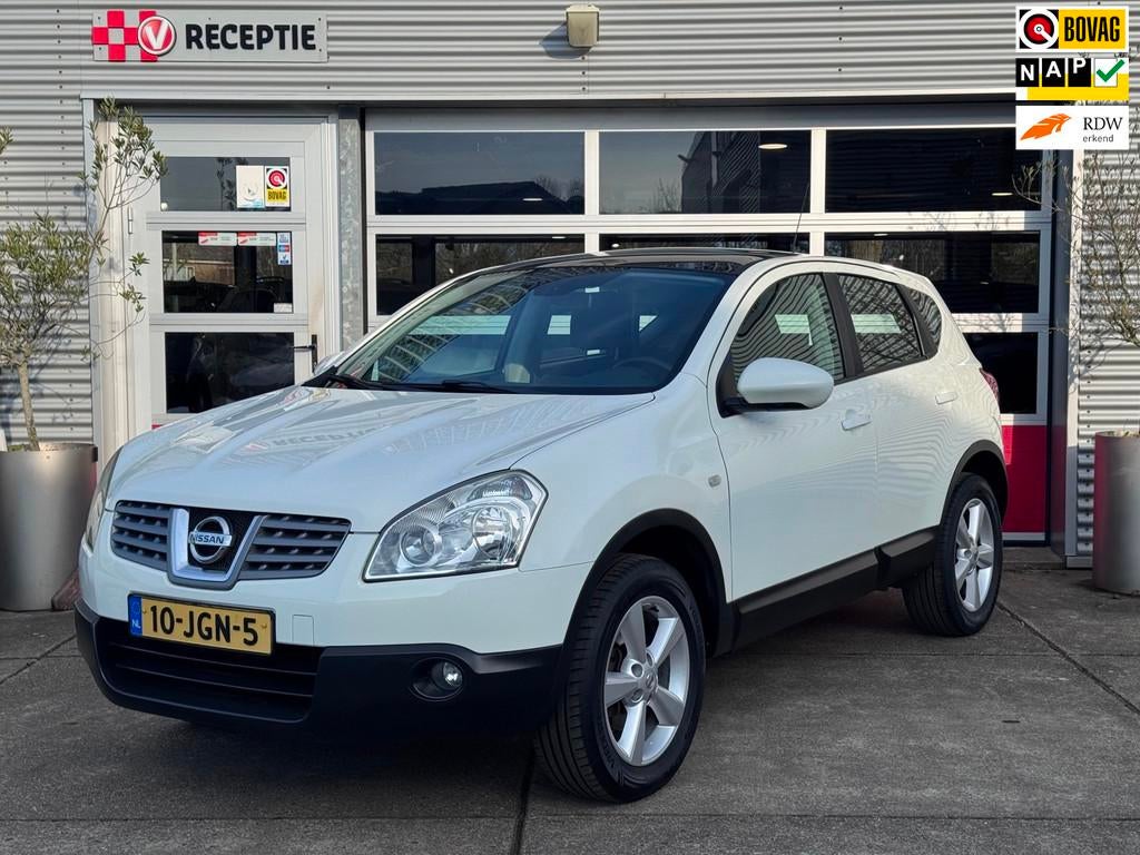 Nissan Qashqai 1.6 Connect Edition / Pano / Camera / Navi /, 1272 kg, 15 km/l, Gebruikt, 4 cilinders
