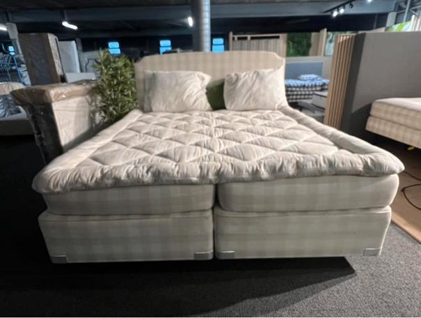 Hästens 2000T met topper 180x200, Huis en Inrichting, Slaapkamer | Bedden, Zo goed als nieuw, Tweepersoons, 180 cm, 200 cm, Stof