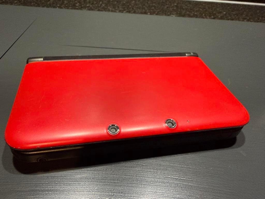 Nintento 3ds XL mario red edition - zonder oplader, Spelcomputers en Games, Spelcomputers | Nintendo 2DS en 3DS, Ophalen of Verzenden