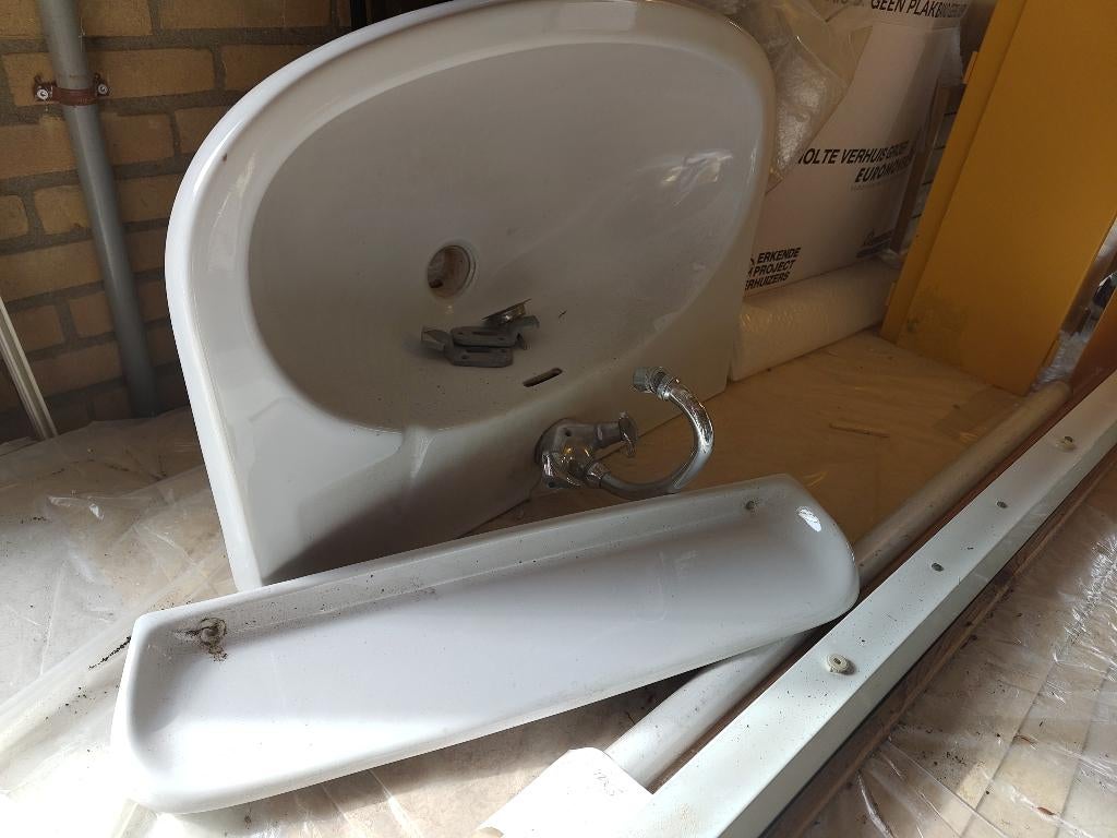 Wastafel + planchet vintage, Huis en Inrichting, Ophalen, Gebruikt, 50 tot 100 cm, Minder dan 100 cm