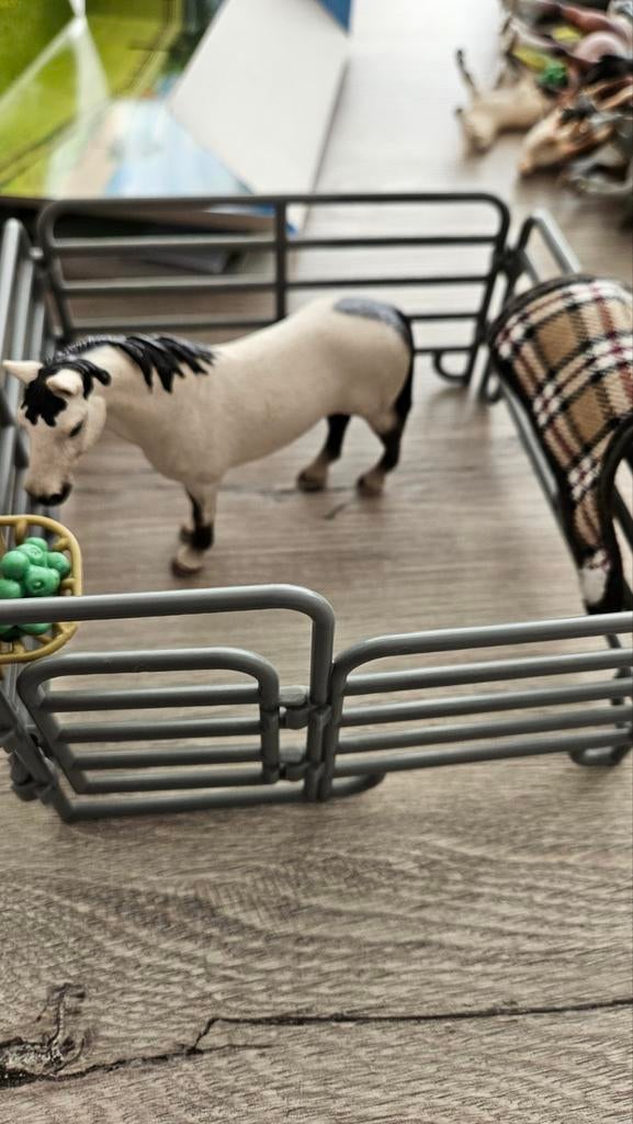 Schleich paard met hekwerk en accessoires, Ophalen of Verzenden, Gebruikt, Jongen of Meisje