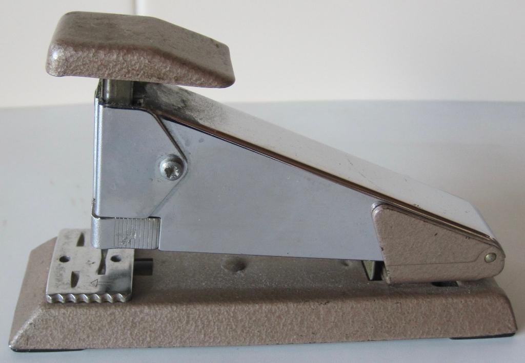 vintage nietmachine - stapler  -  Zweeds - Isabergs, Ophalen of Verzenden, Zo goed als nieuw