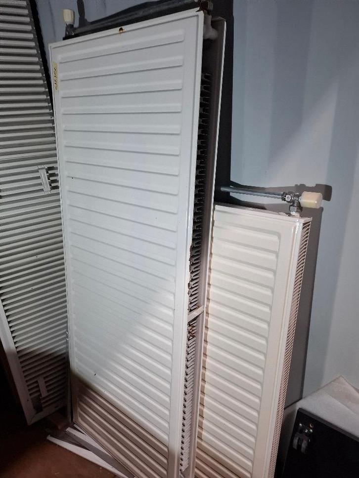 Gebruikte radiatoren kompleet, Doe-het-zelf en Verbouw, Verwarming en Radiatoren, Zo goed als nieuw, Radiator, 30 tot 80 cm, 60 tot 150 cm