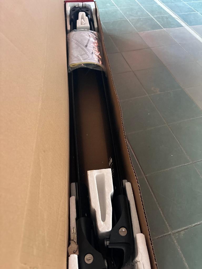 Yakima Railbar S55YB Dakdragers Zwart Aluminium, Ophalen, Nieuw