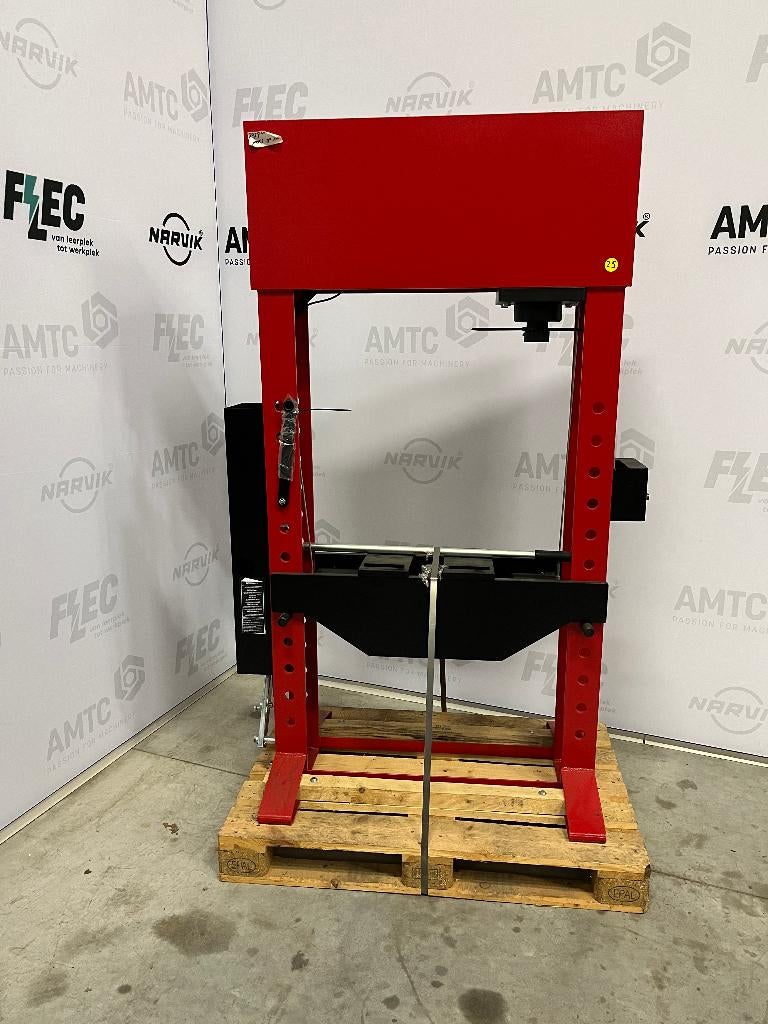 Werkplaatspers 30T, Zakelijke goederen, Machines en Bouw | Metaalbewerking, Ophalen