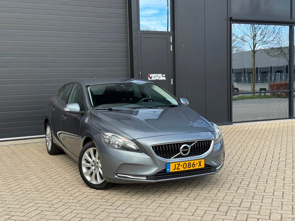 Volvo V40 2.0 D2 Nordic+ (bj 2016) NAVi|PARKSENSOR|120Pk|LMV, Auto's, Volvo, Voorwielaandrijving, Stof, Gebruikt, 4 cilinders