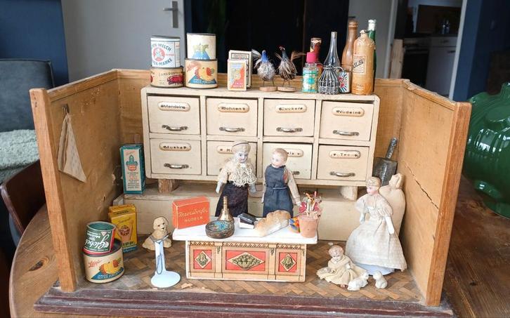 Antiek poppenhuis winkeltje, Antiek en Kunst, Antiek | Speelgoed, Ophalen of Verzenden
