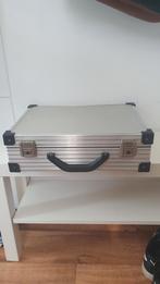 Metalen koffer waarschijnlijk voor geluidsapparatuur geweest, Ophalen of Verzenden, Gebruikt, Overige instrumenten