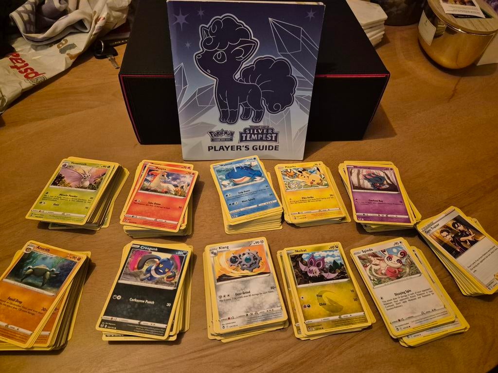 Silver tempest bulk, Hobby en Vrije tijd, Verzamelkaartspellen | Pokémon, Ophalen of Verzenden, Zo goed als nieuw, Meerdere kaarten